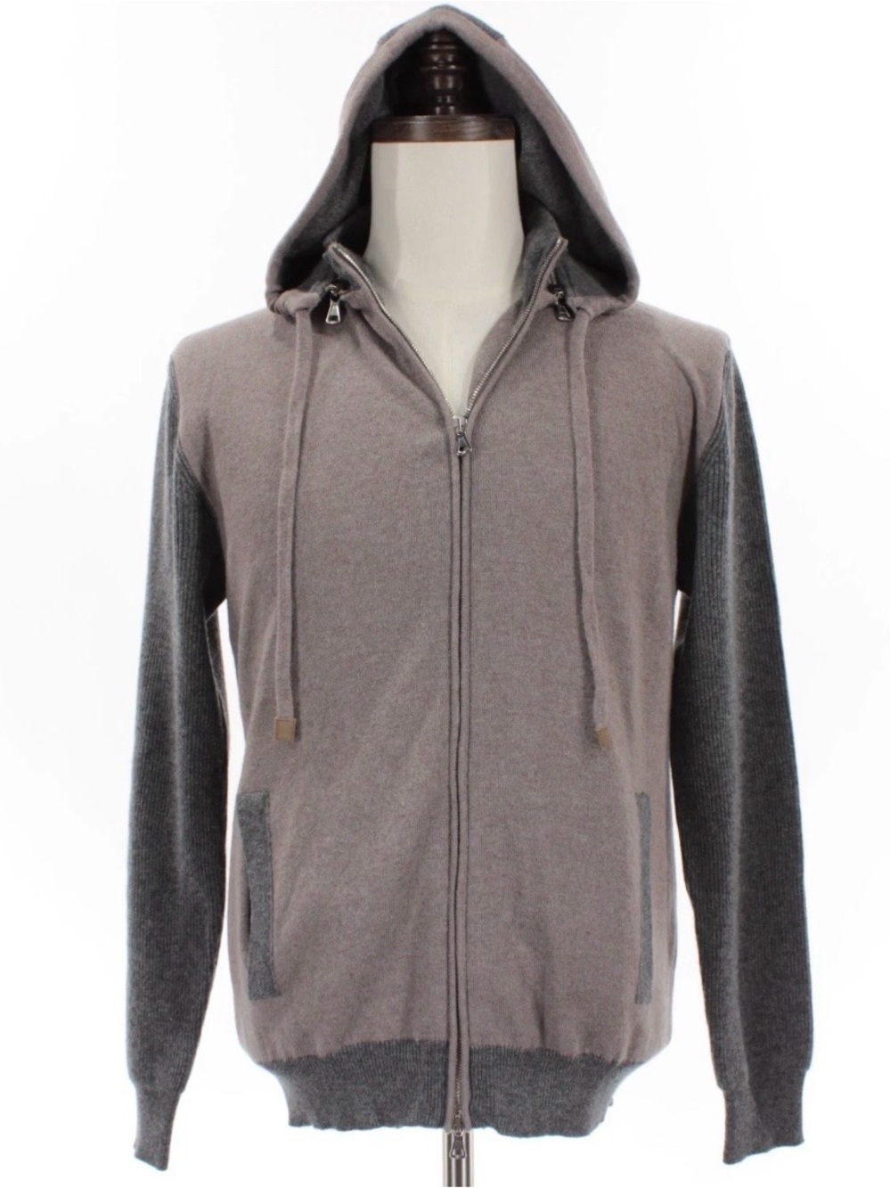 Eleventy Platinum Full Zip Knit
Sweater Size L in Taupe / Gray 100%
Cashmere